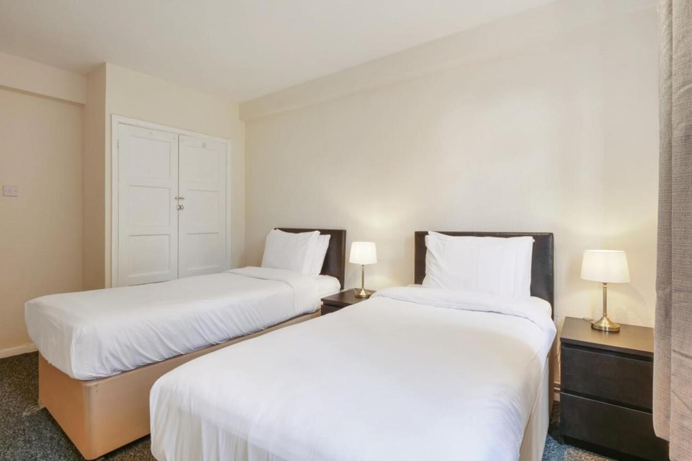 סאטון The Serene 2-Bedroom Flat W Free Street Parking מראה חיצוני תמונה