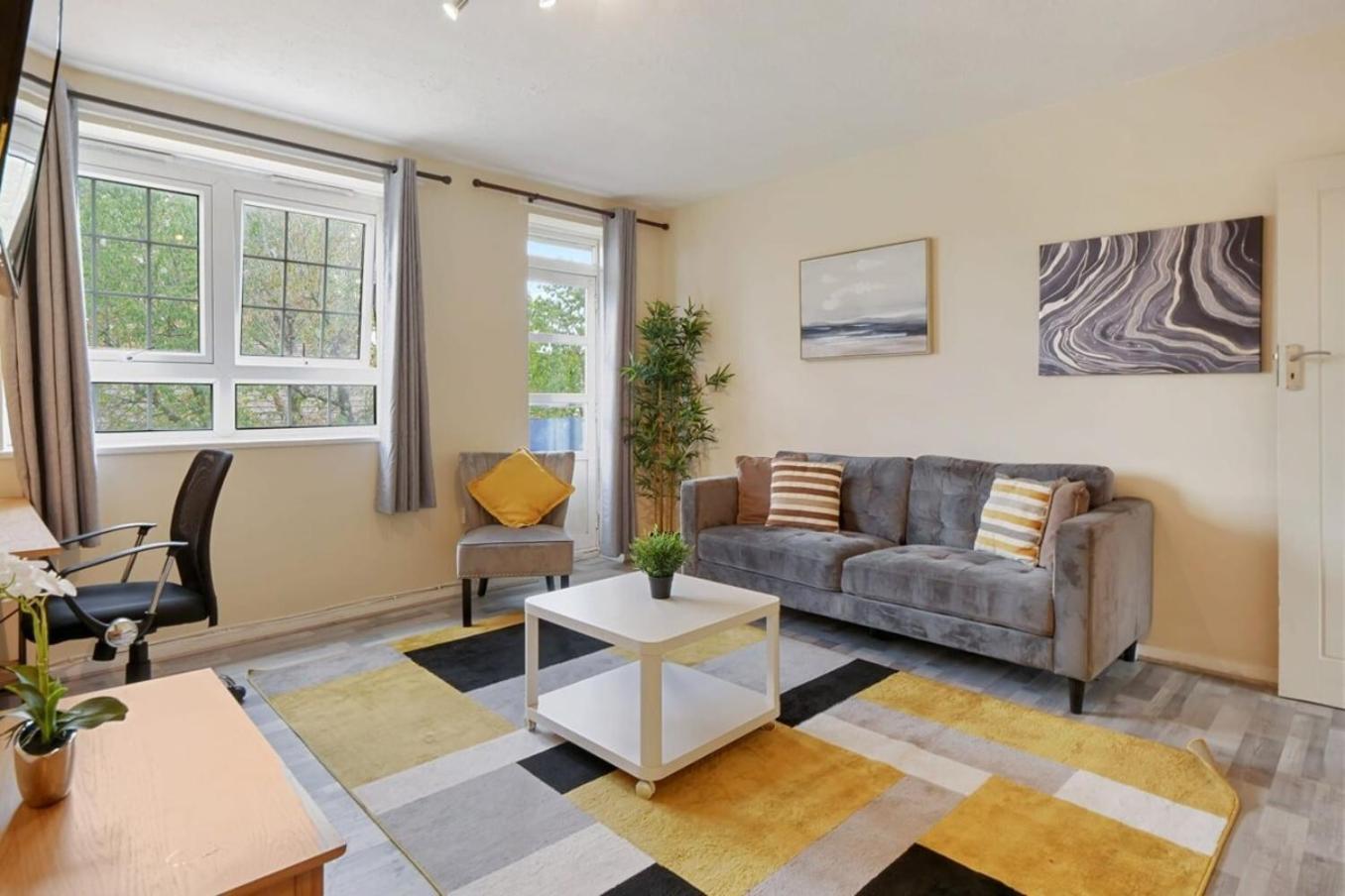 סאטון The Serene 2-Bedroom Flat W Free Street Parking מראה חיצוני תמונה